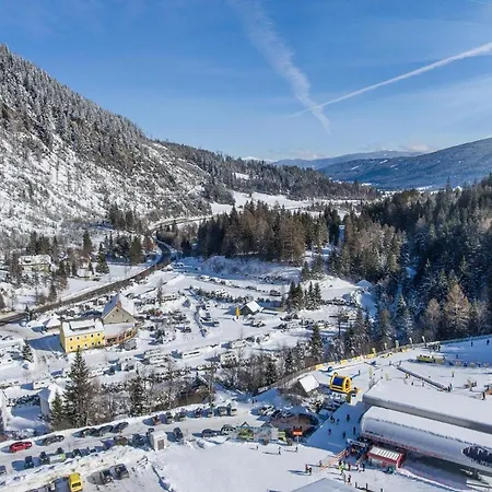 Campingplatz Mauterndorf 营地 *